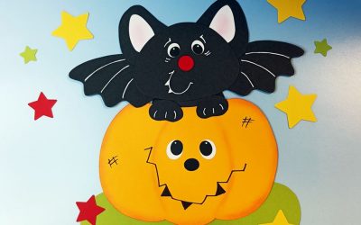 Halloween-Fledermaus mit Kürbis